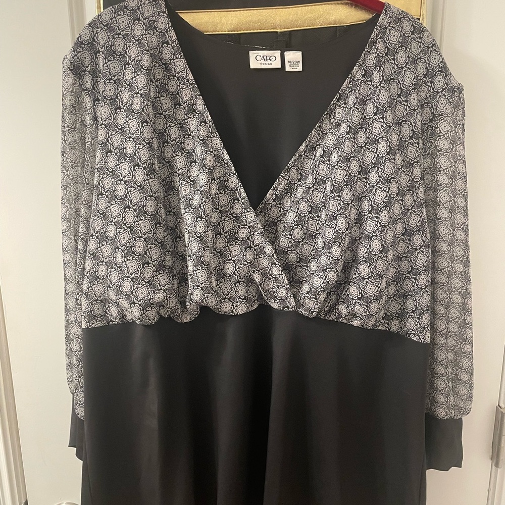 Cato Plus Size 18/20 Black and White Top